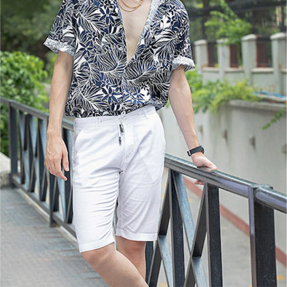 https://zestystyles.in/products/men-white-solid-slim-fit-regular-shorts