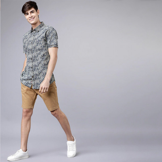 https://zestystyles.in/products/men-khaki-solid-slim-fit-regular-shorts