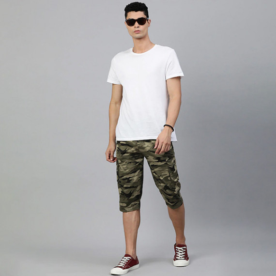 https://zestystyles.in/products/men-olive-green-beige-camouflage-printed-pure-cotton-34th-cargo-shorts
